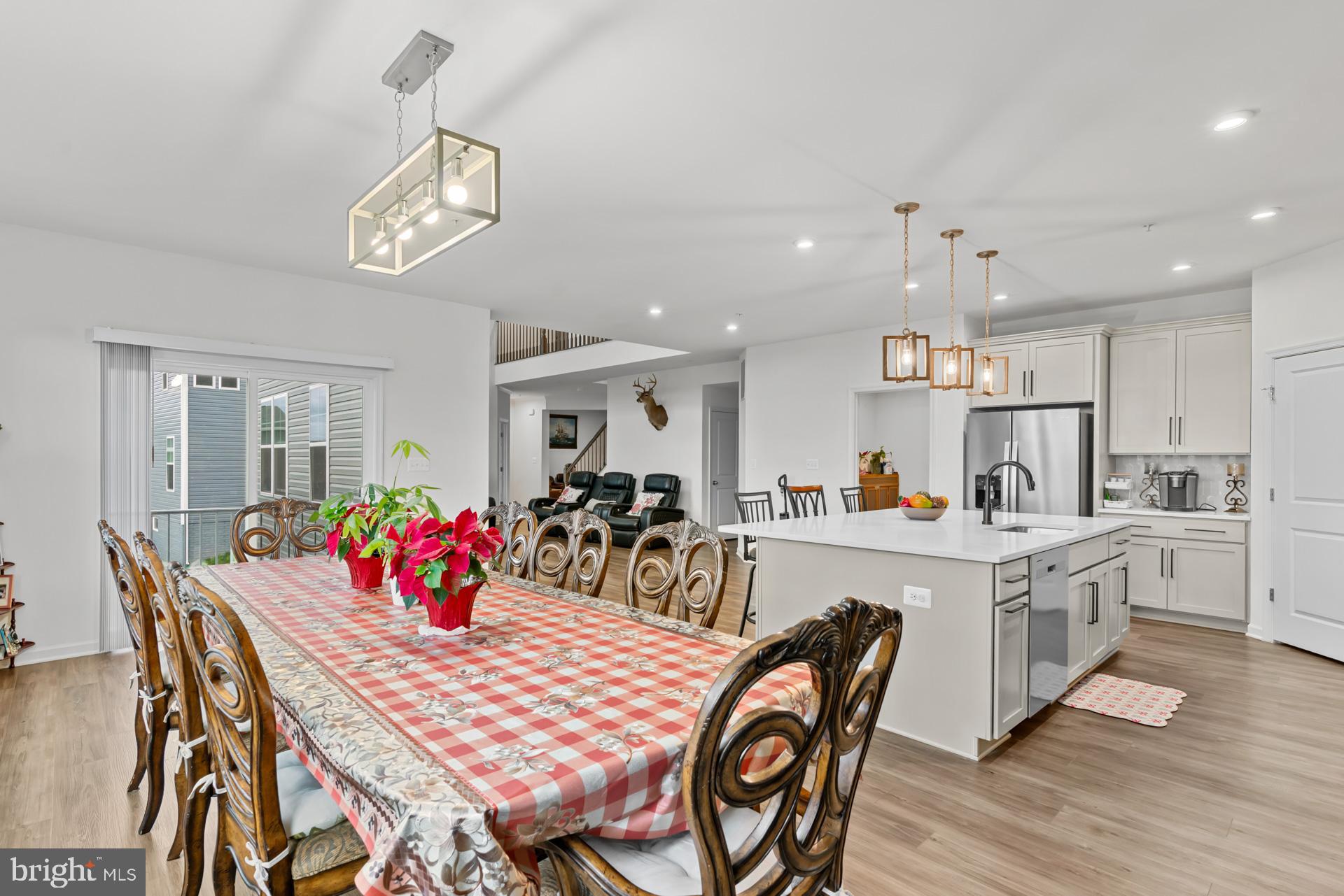 WEST FIELDS - Residential