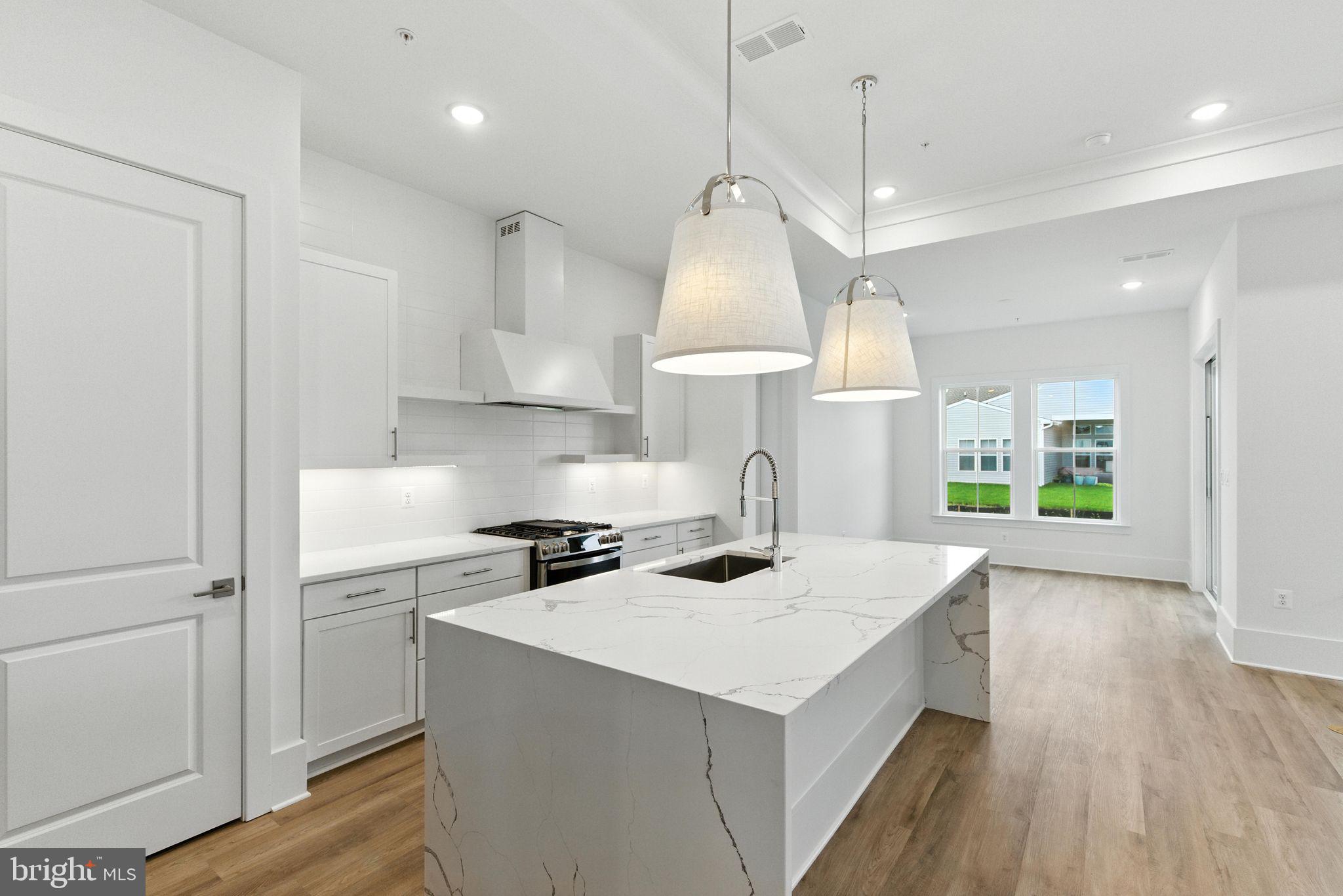 524 WARBLER WAY