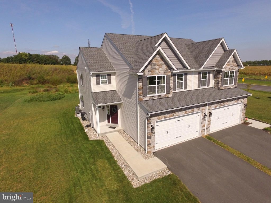 Photo of 10 CANVASBACK LN, ELIZABETHTOWN, PA 17022 (MLS # PALA2029416)