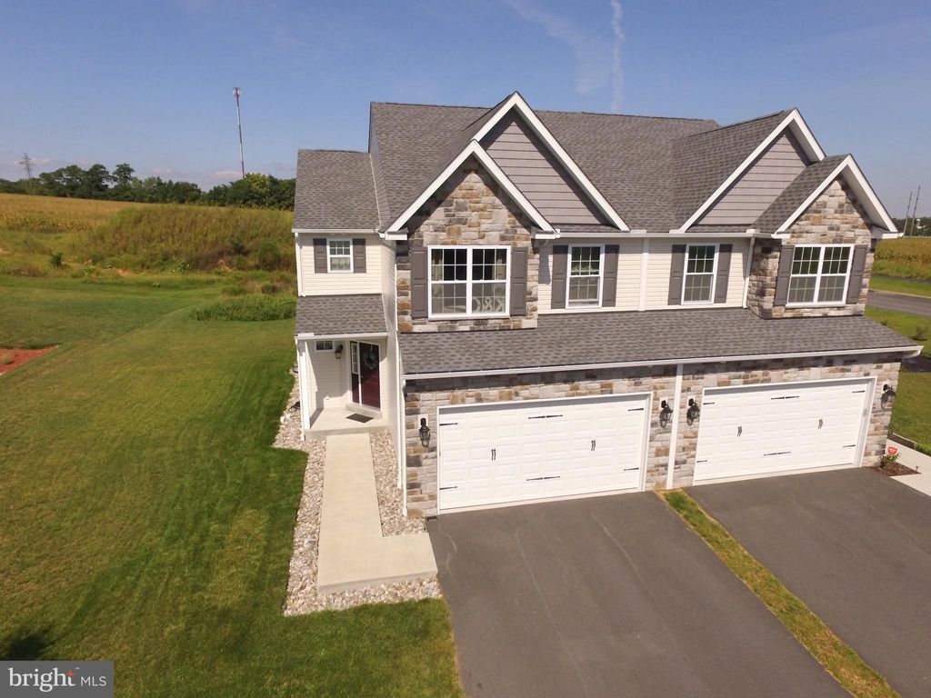 Photo of 10 CANVASBACK LN, ELIZABETHTOWN, PA 17022 (MLS # PALA2029416)