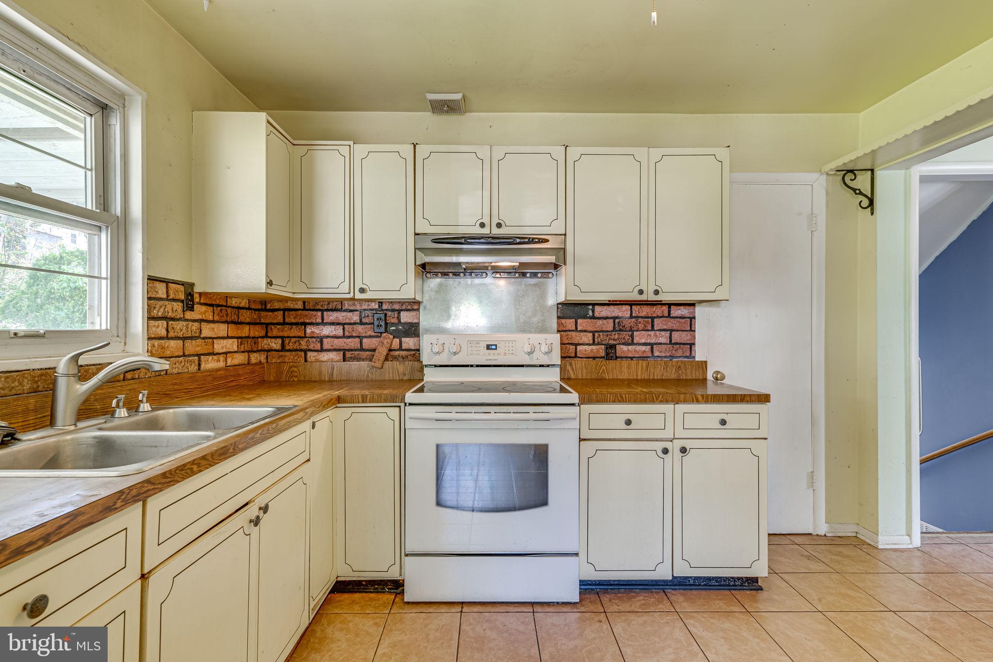 RIVERDALE WOODS - Residential