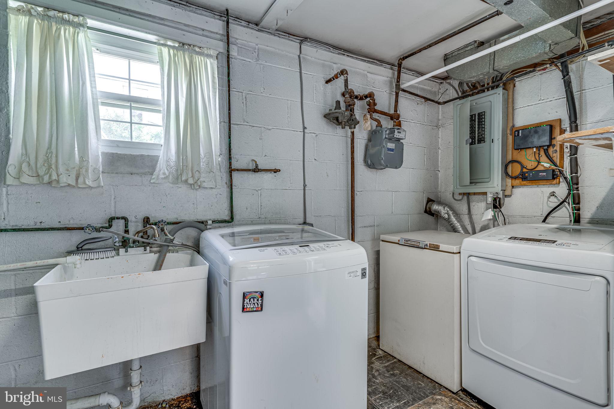 RIVERDALE WOODS - Residential