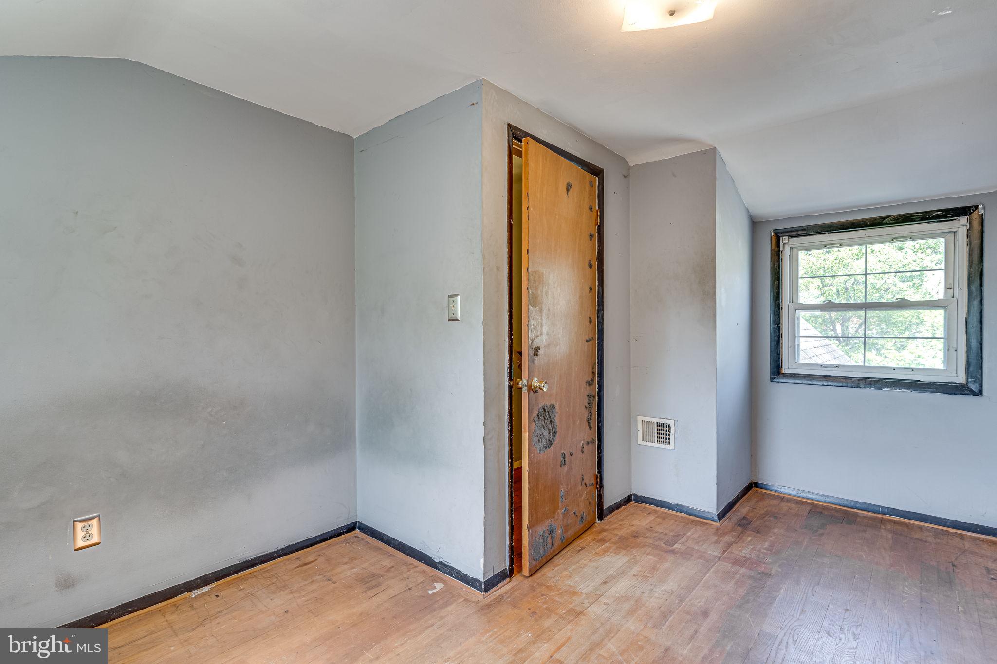 RIVERDALE WOODS - Residential