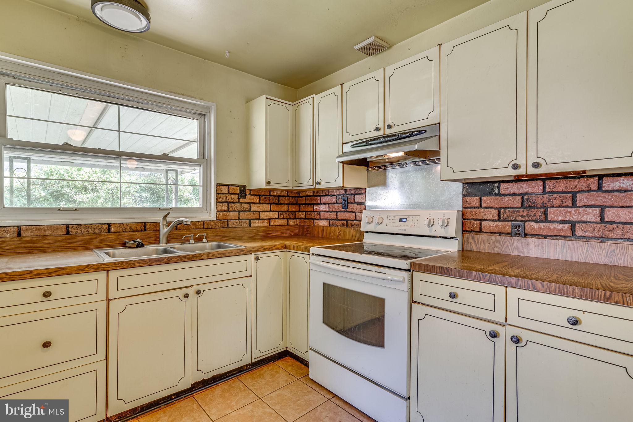 RIVERDALE WOODS - Residential