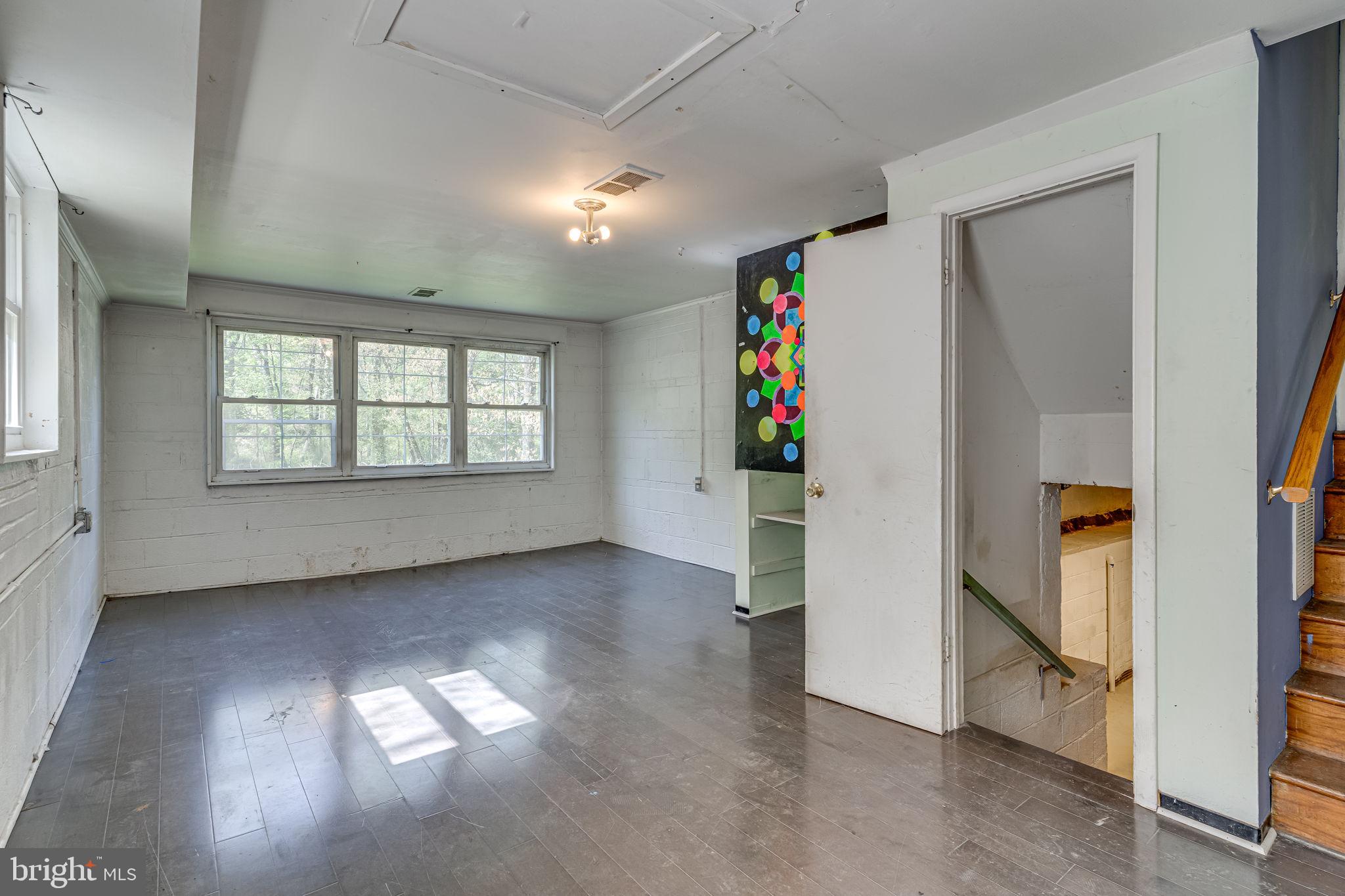 RIVERDALE WOODS - Residential