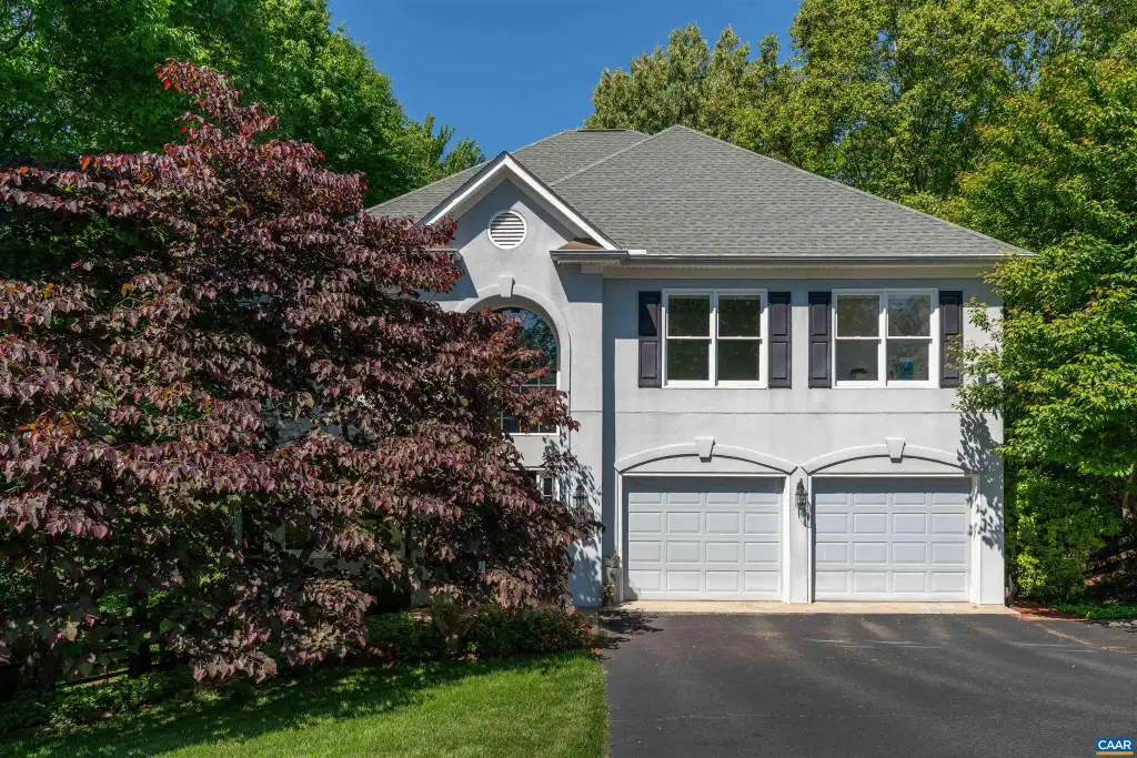 912 King William Dr, Charlottesville, VA 22901