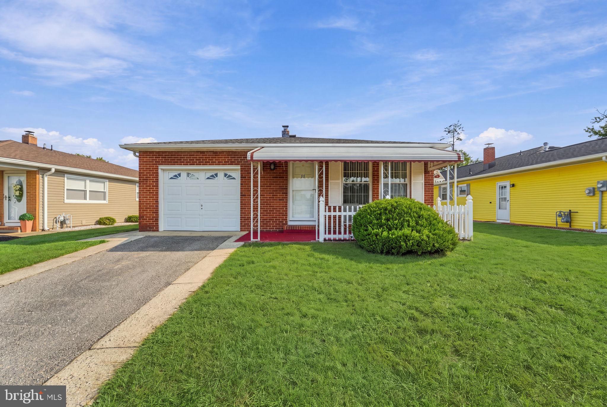 11 LE DIAMANT STREET