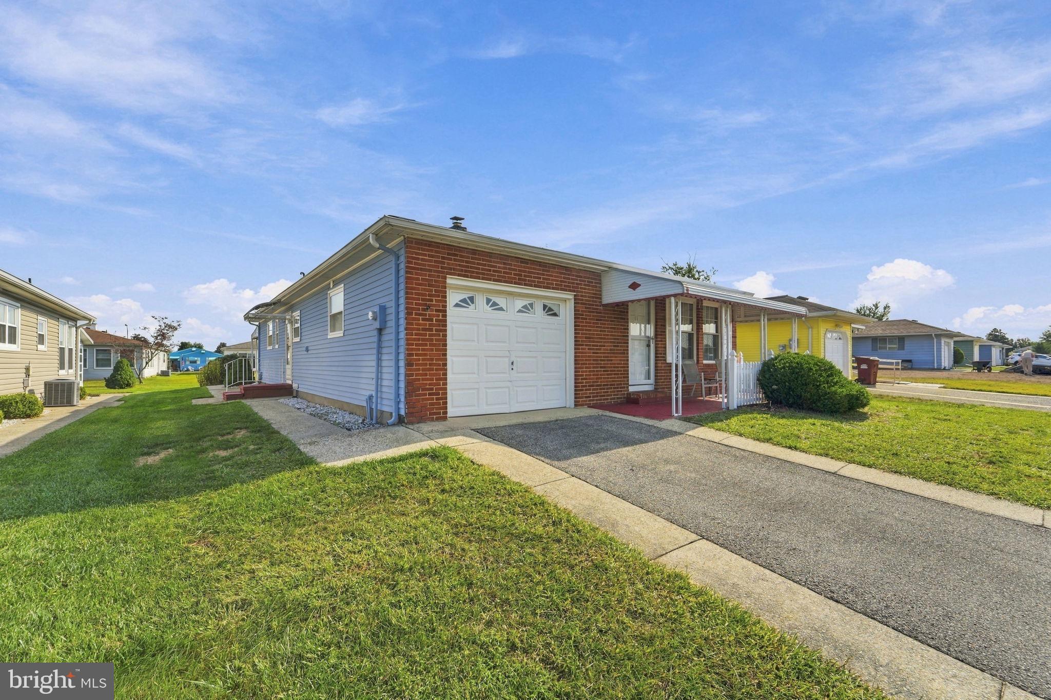 11 LE DIAMANT STREET