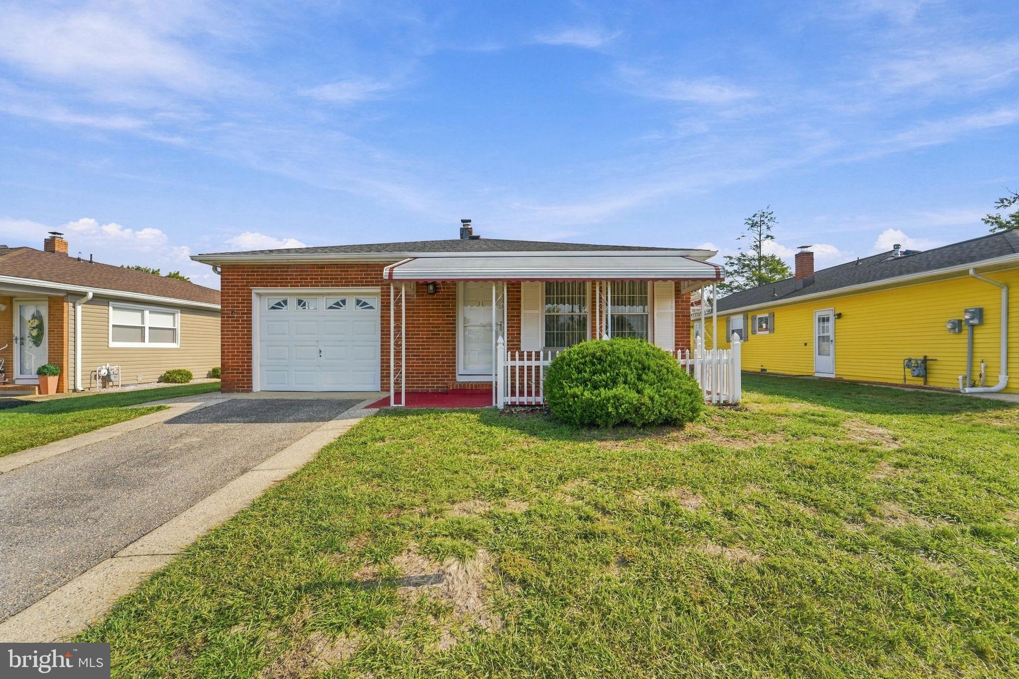 11 LE DIAMANT STREET