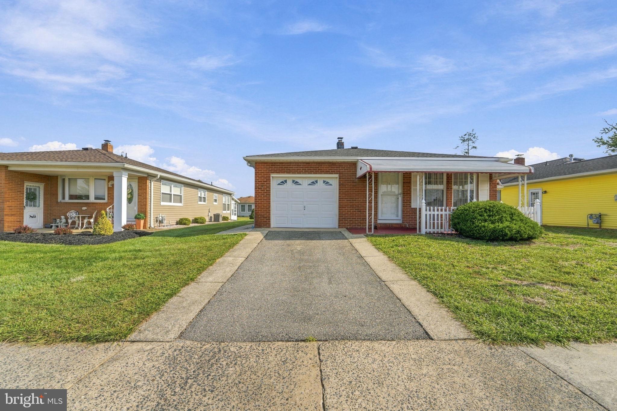 11 LE DIAMANT STREET