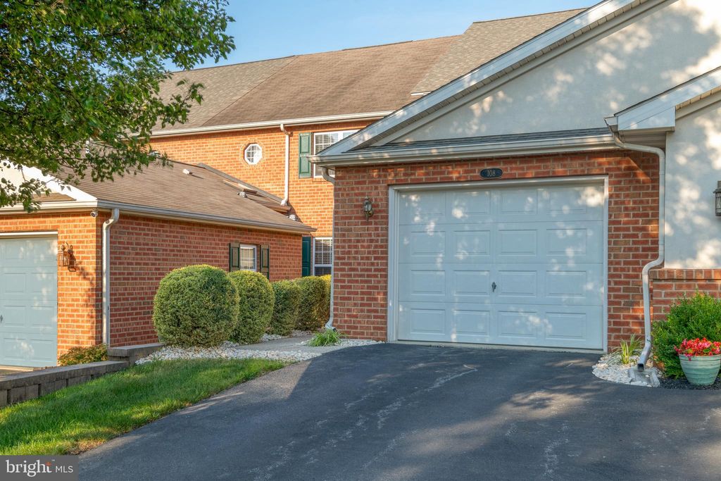 Photo of 108 Sutherland Road, Lancaster, PA 17603 (MLS # PALA2052552)