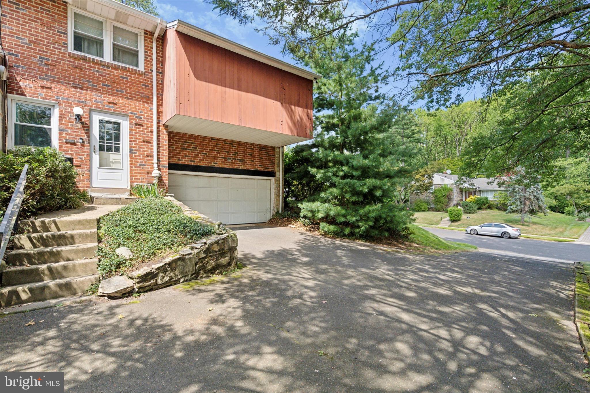 JENKINTOWN MANOR - Residential