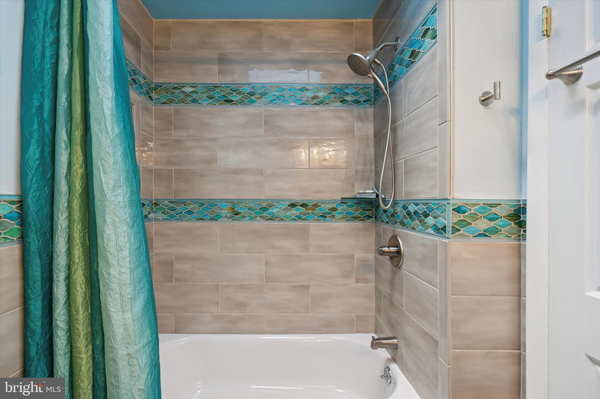 JENKINTOWN MANOR - Residential