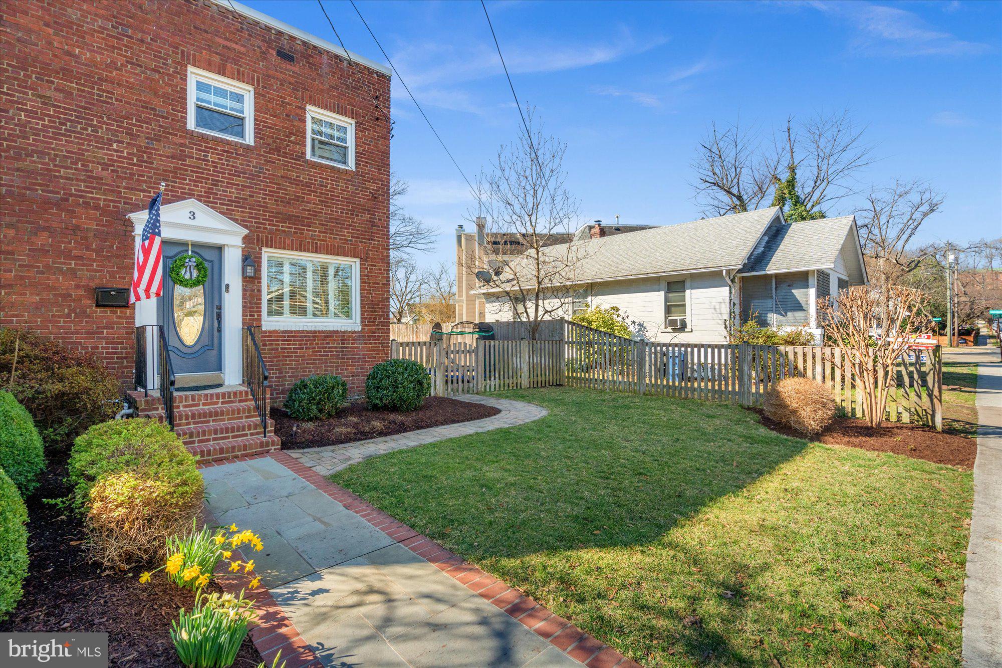 3 E CUSTIS AVENUE