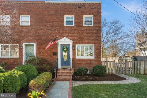 3 E CUSTIS AVENUE ALEXANDRIA VA 22301