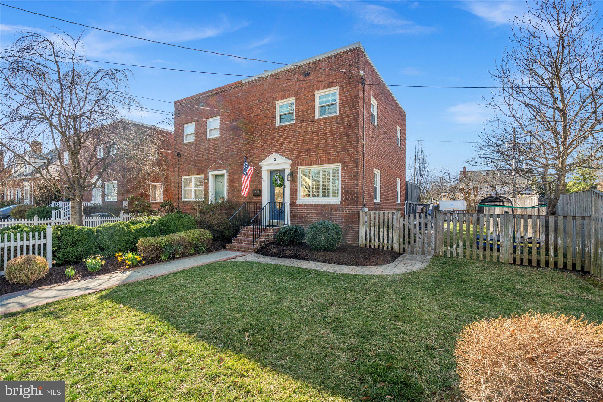 3 E CUSTIS AVENUE
