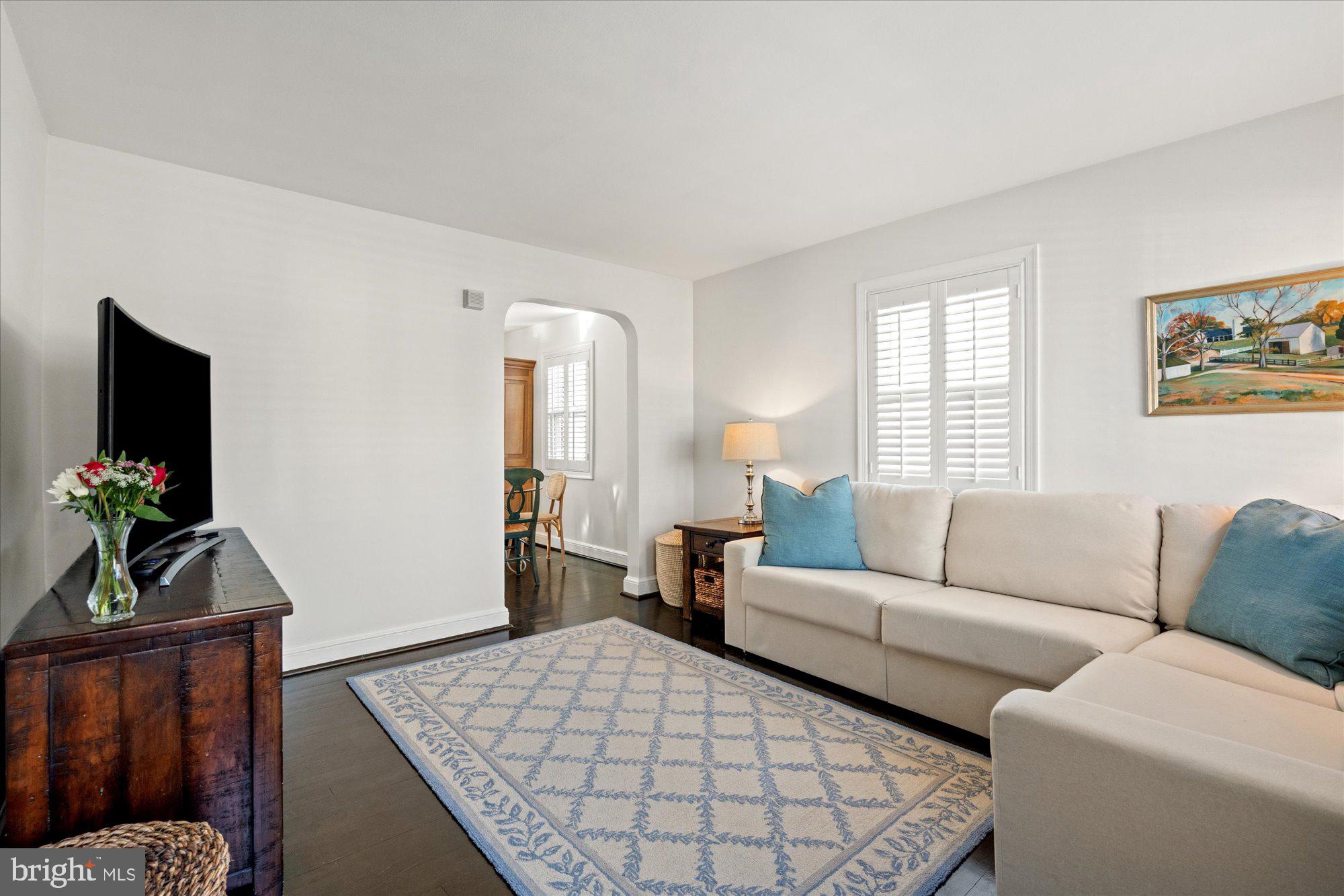 3 E CUSTIS AVENUE