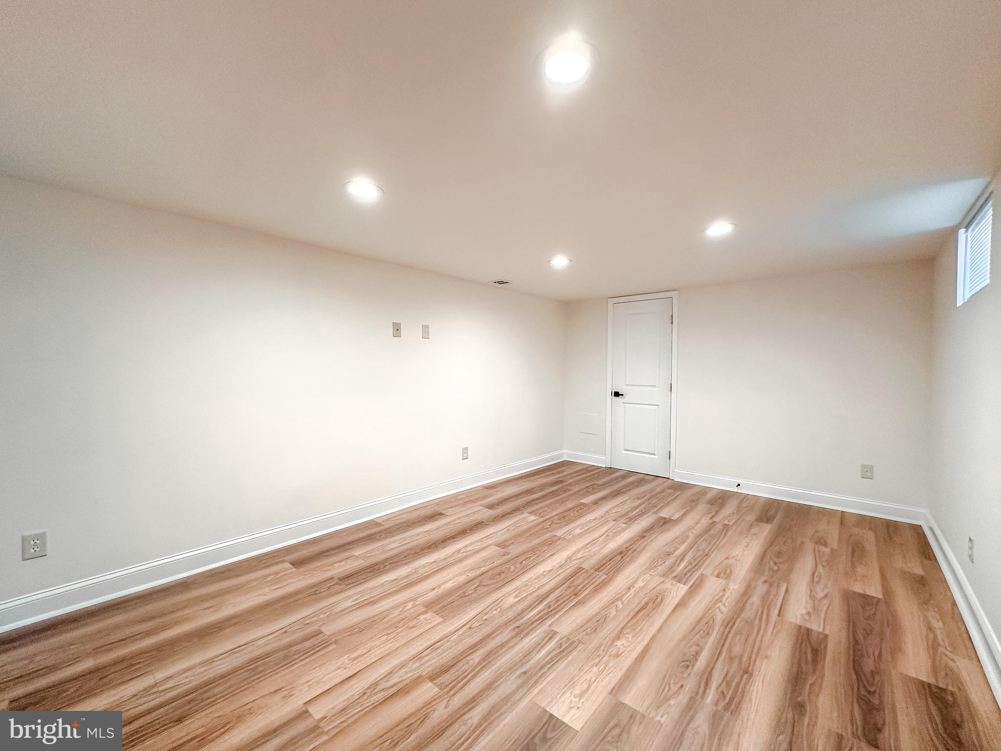 HAMILTON HILLS - Residential