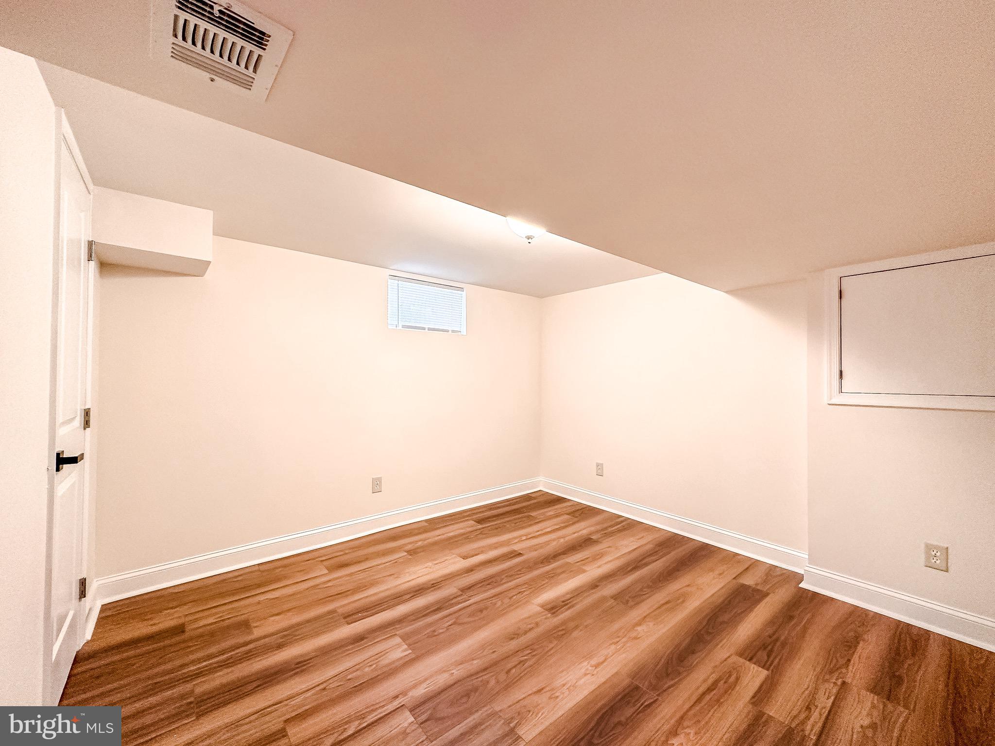 HAMILTON HILLS - Residential