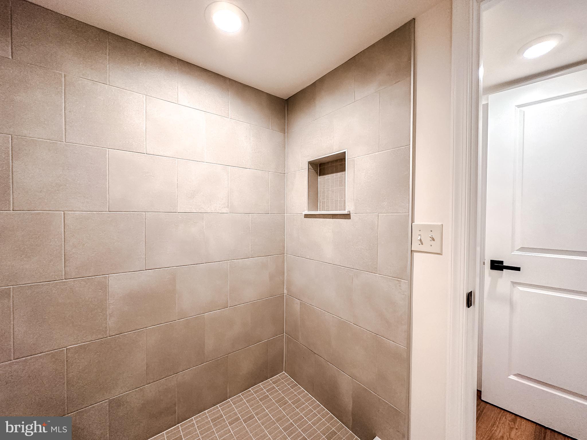 HAMILTON HILLS - Residential