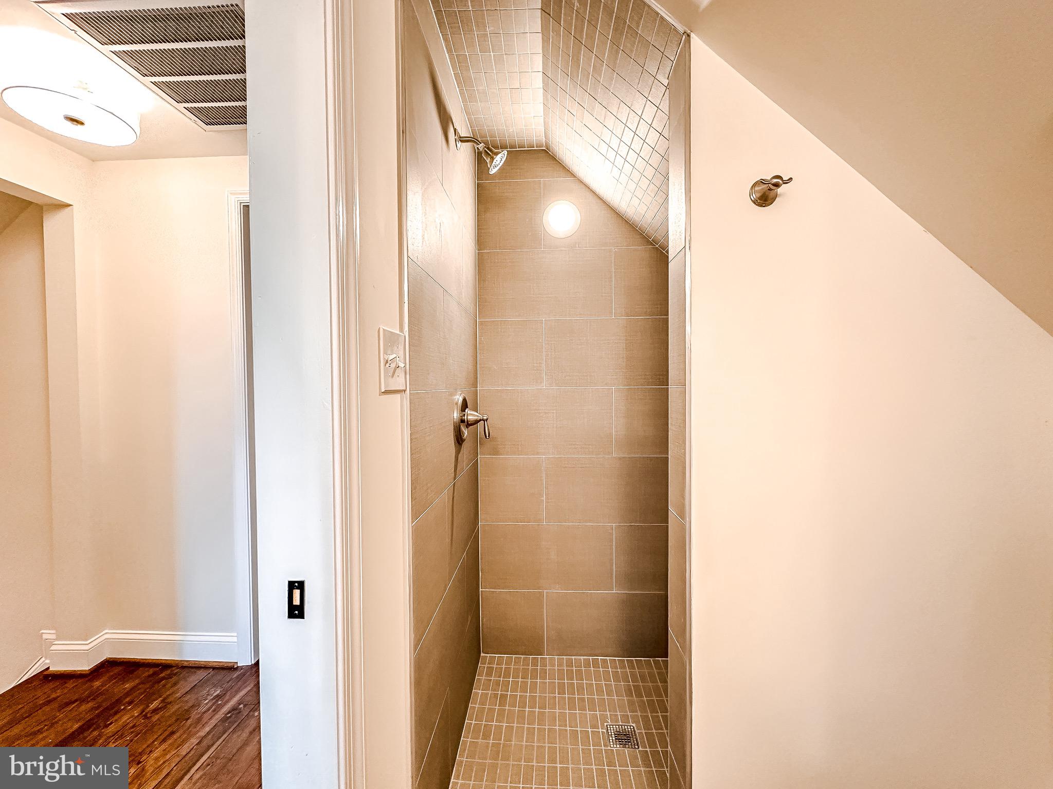 HAMILTON HILLS - Residential