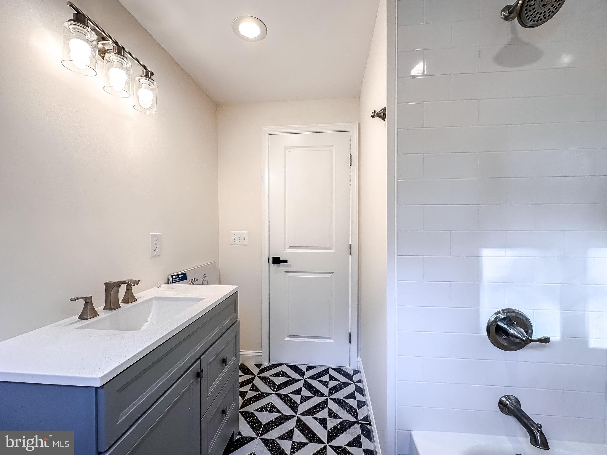 HAMILTON HILLS - Residential