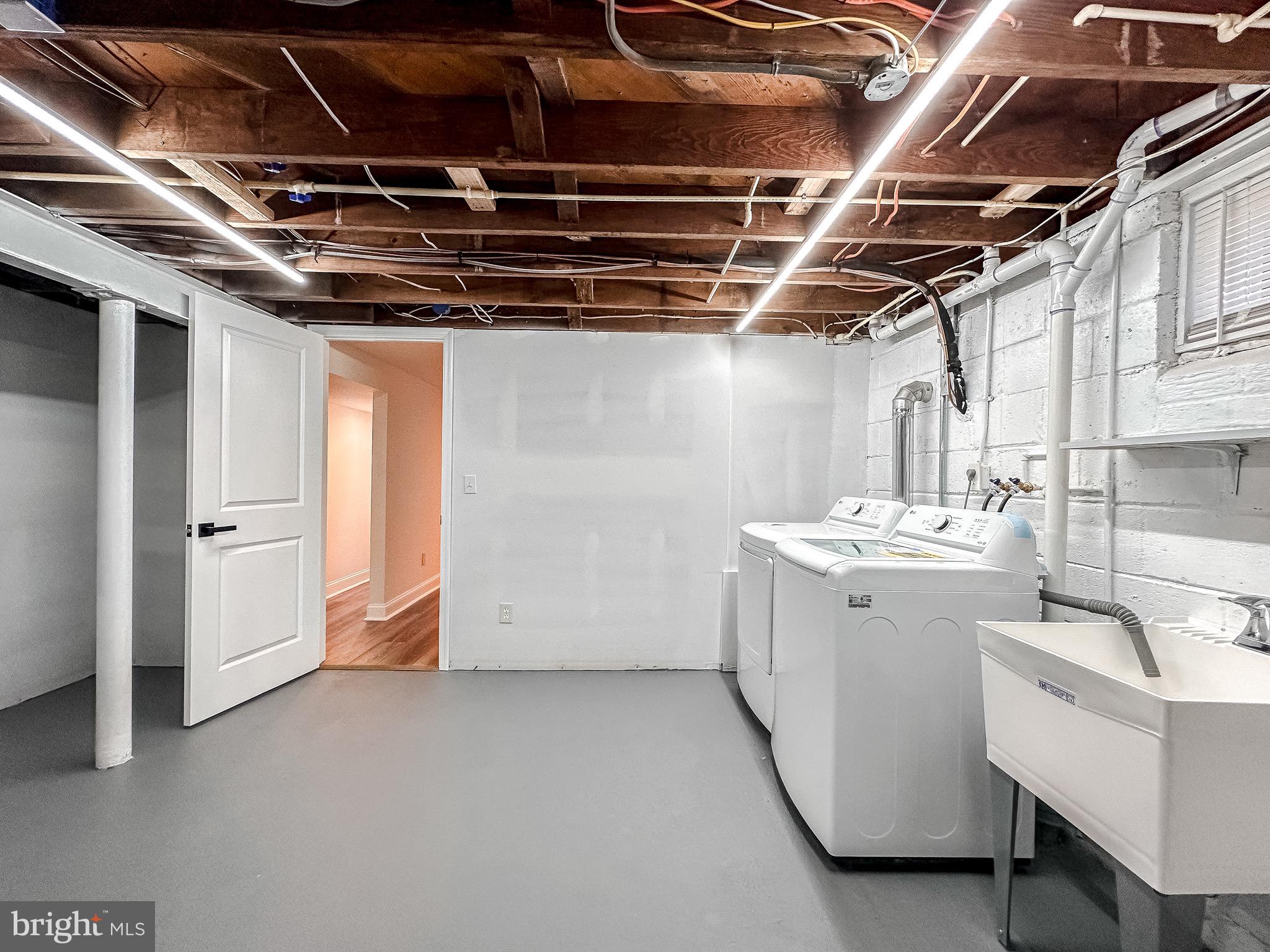 HAMILTON HILLS - Residential