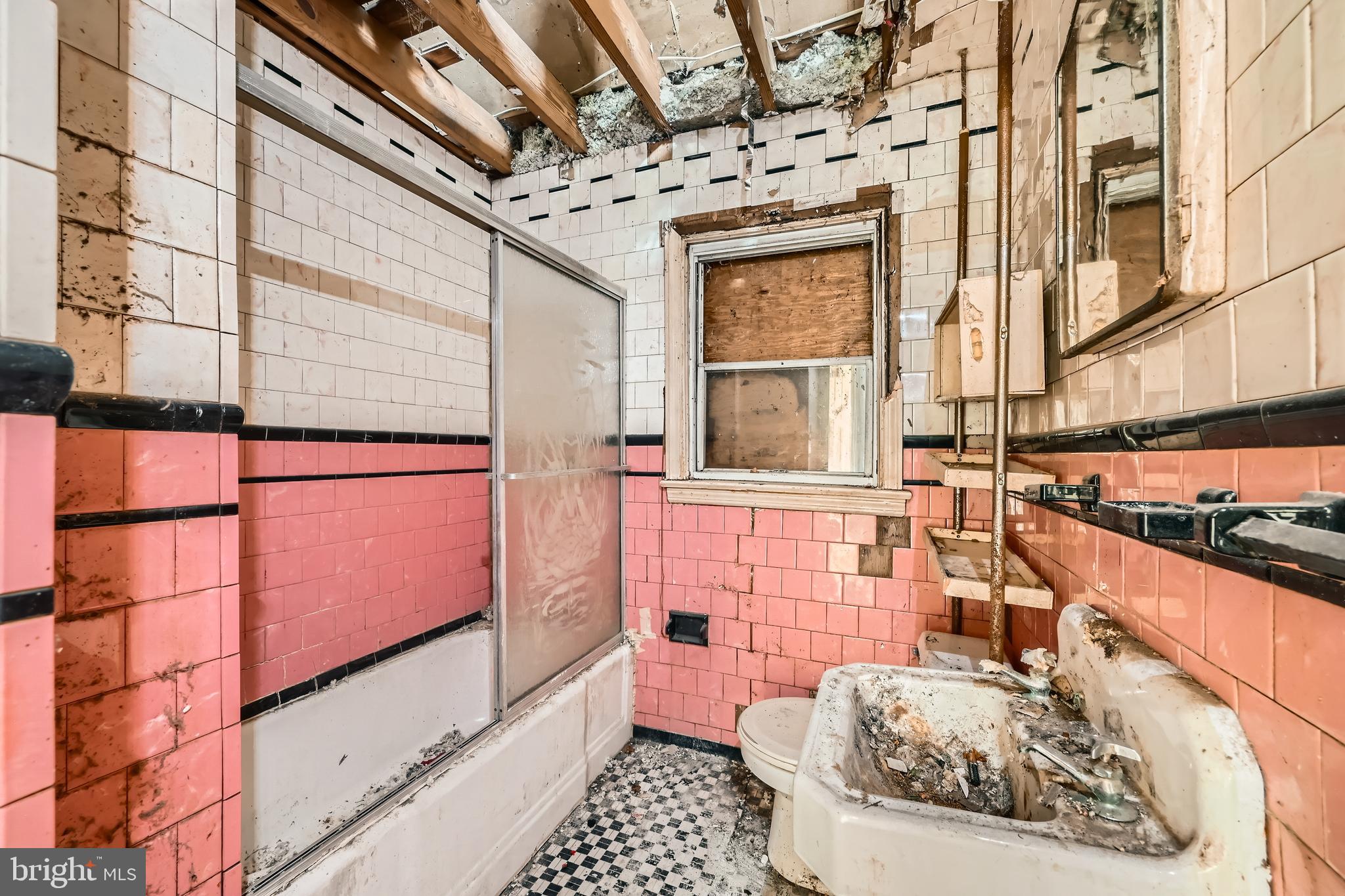 EDGEWOOD PARK - Residential