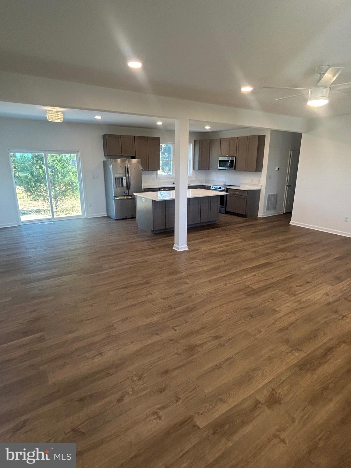 HOWARD SPEAKS - Residential