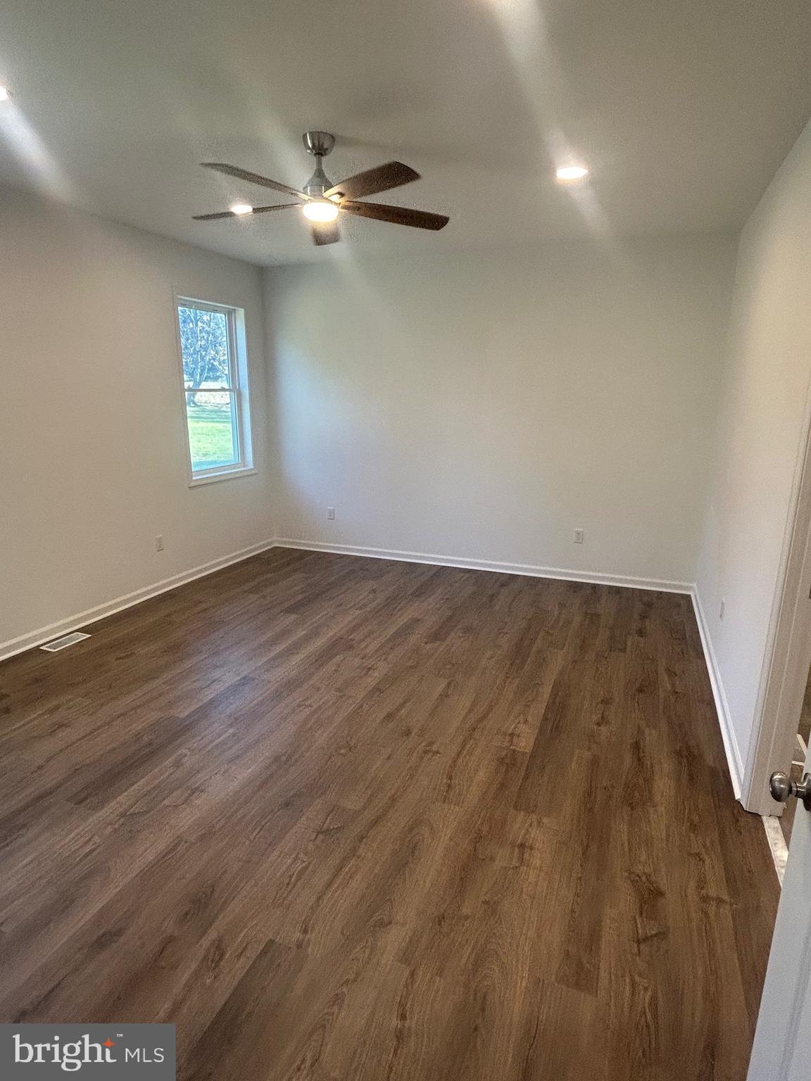 HOWARD SPEAKS - Residential