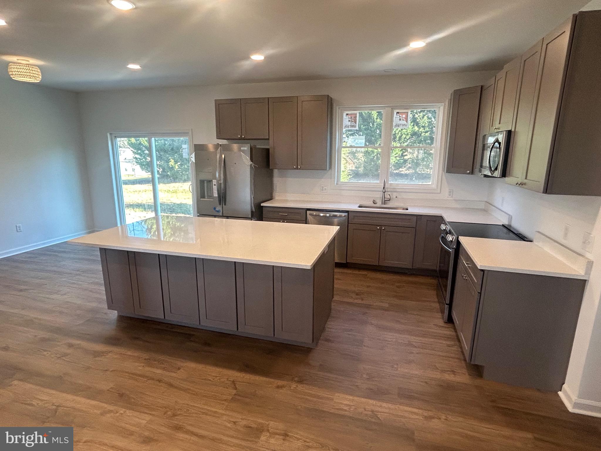 HOWARD SPEAKS - Residential