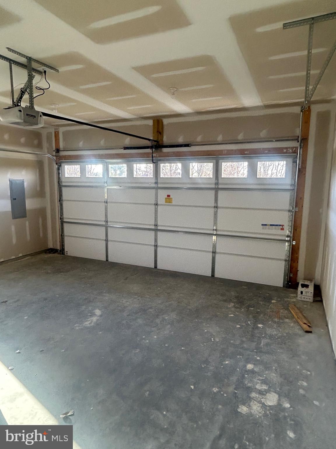 HOWARD SPEAKS - Residential