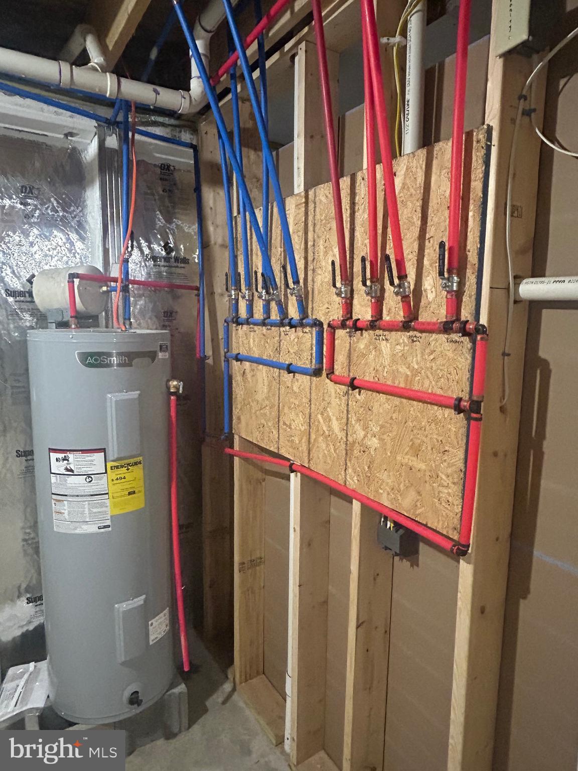 HOWARD SPEAKS - Residential