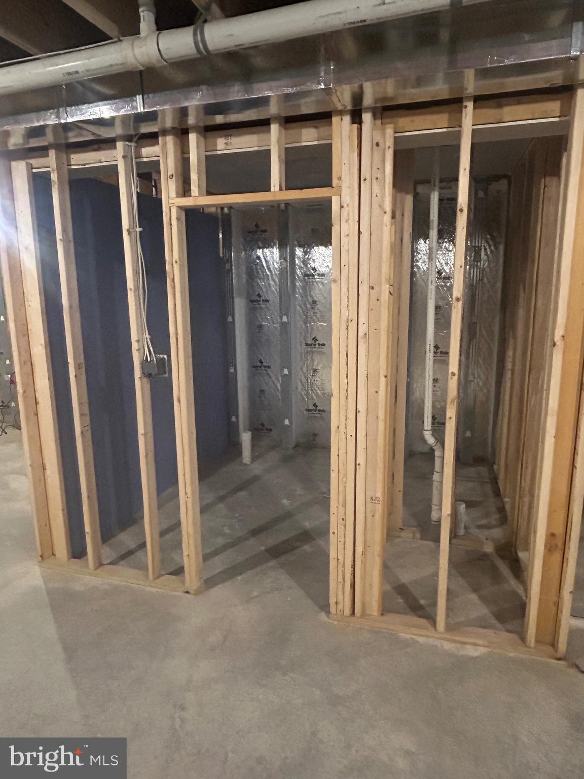 HOWARD SPEAKS - Residential