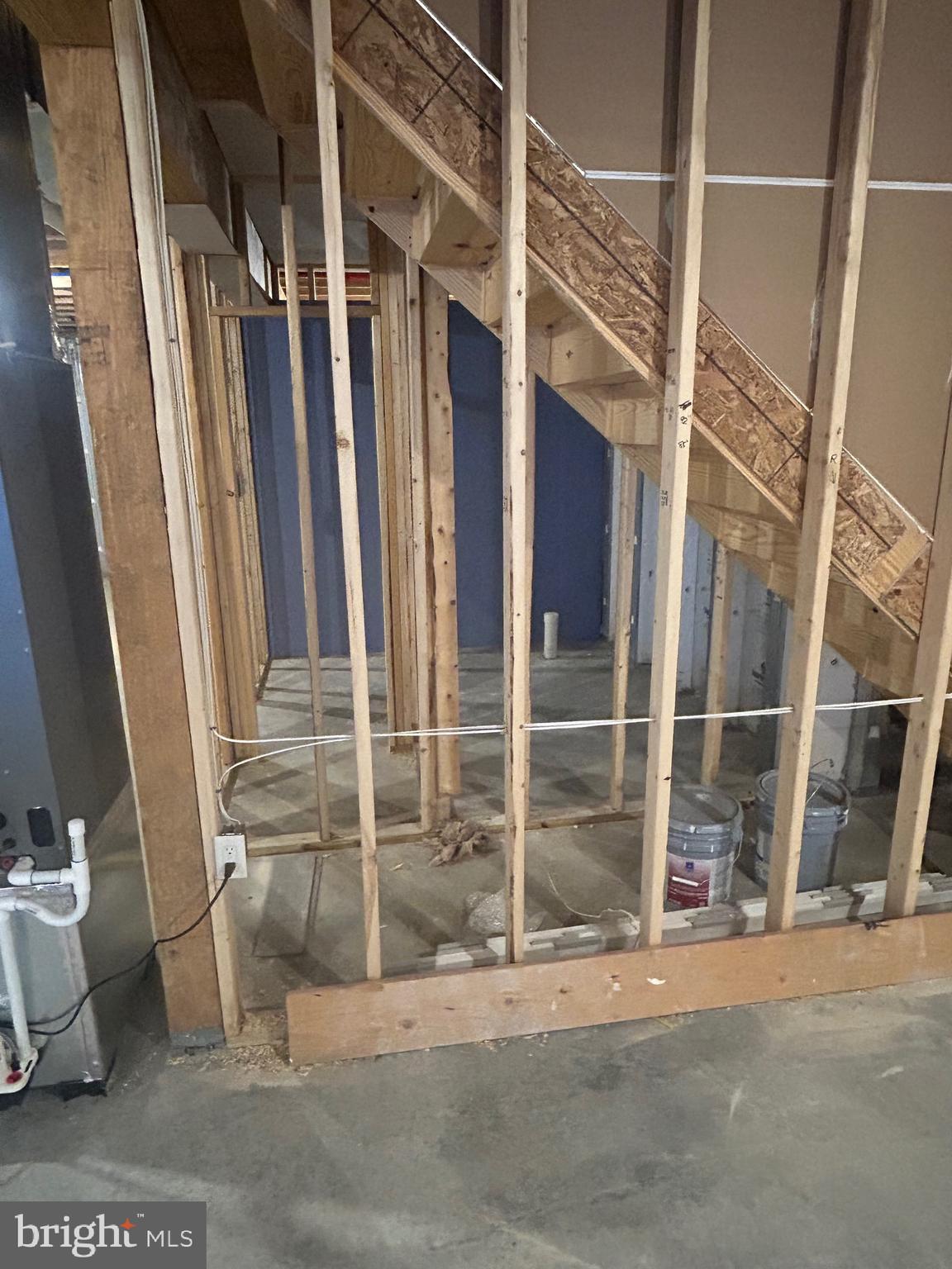 HOWARD SPEAKS - Residential