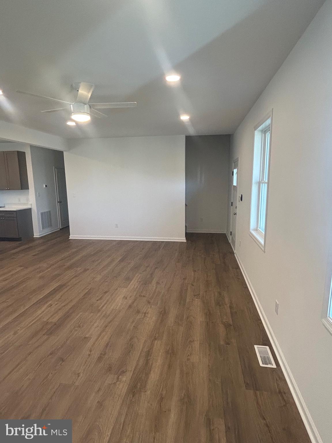 HOWARD SPEAKS - Residential