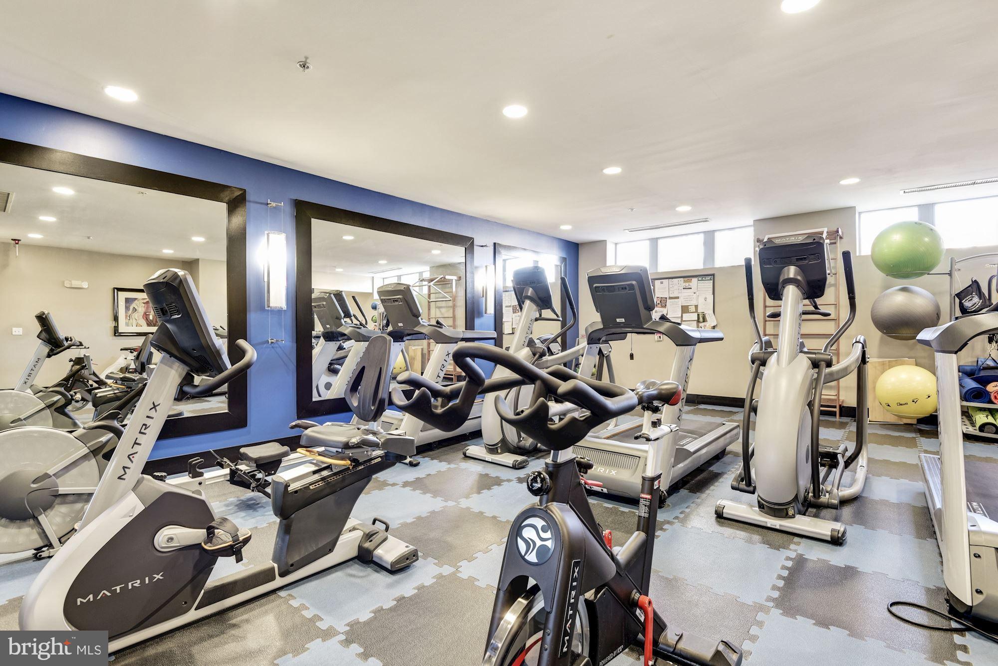 1800 WILSON - Residential