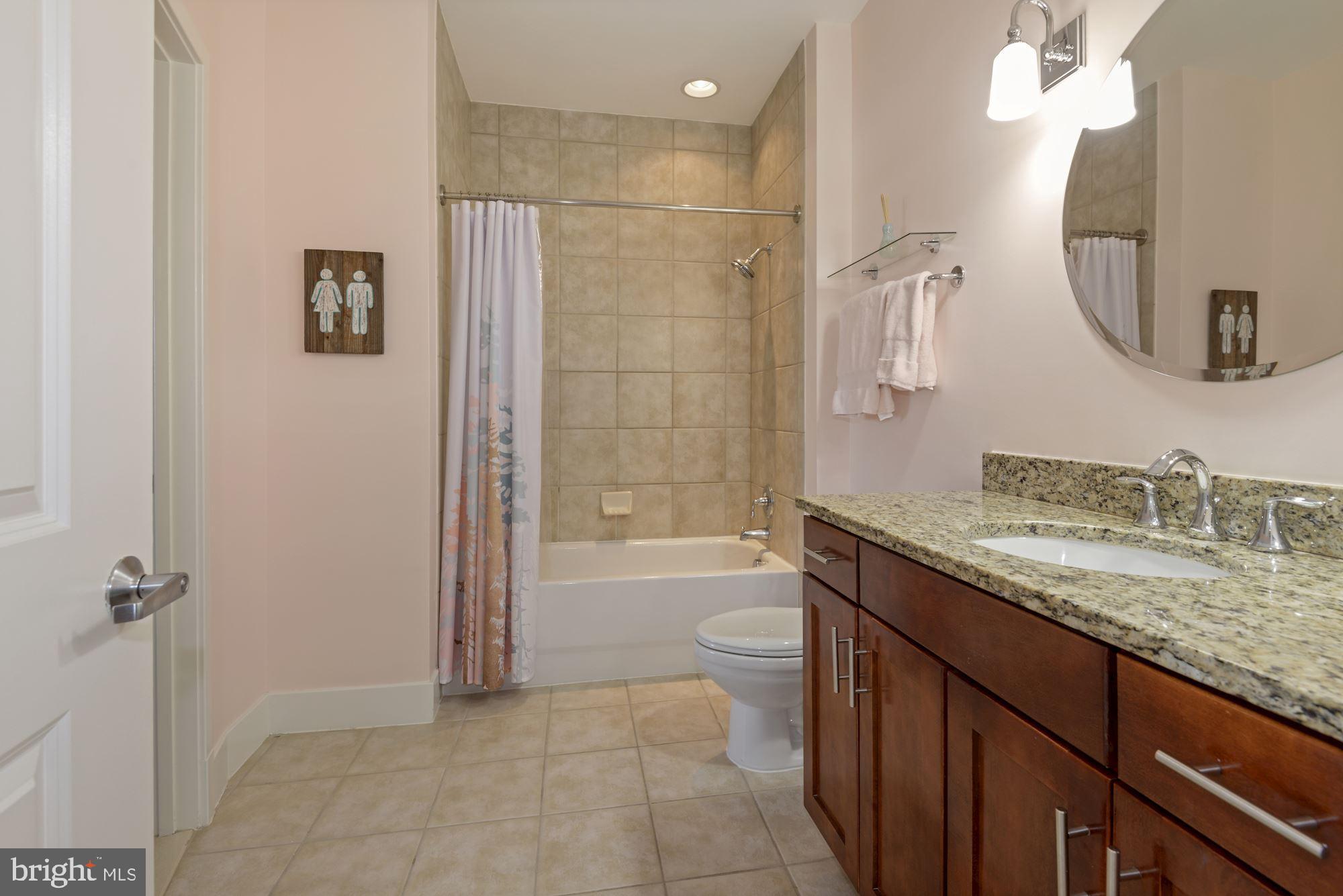 1800 WILSON - Residential