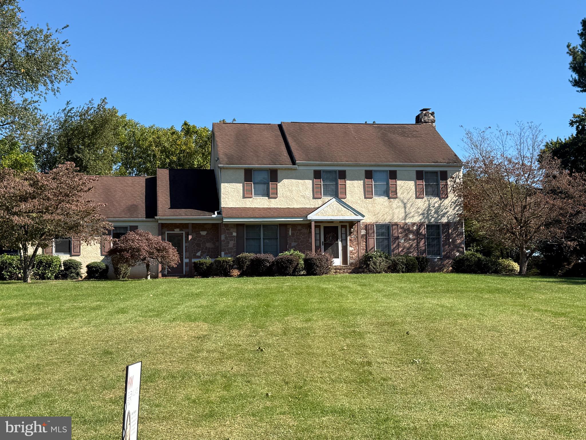 16 FOX LAIR LN