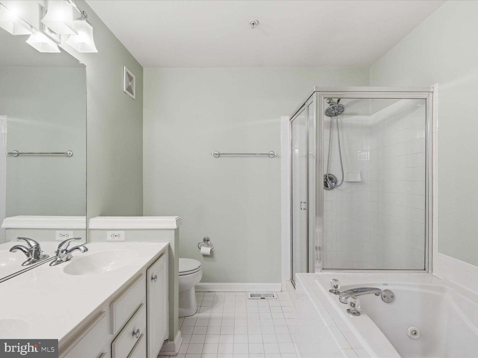 FAIR LAKES - Residential