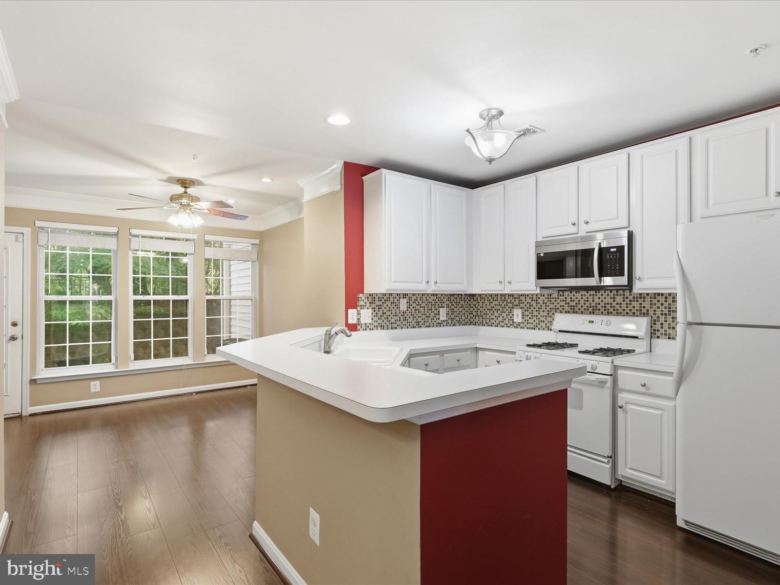 FAIR LAKES - Residential