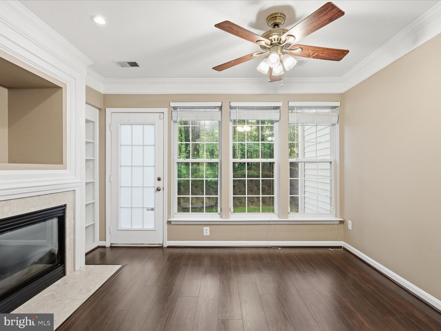 FAIR LAKES - Residential