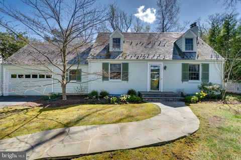 Photo of 5404 Audubon Road, Bethesda, MD 20814 (MLS # MDMC2124828)
