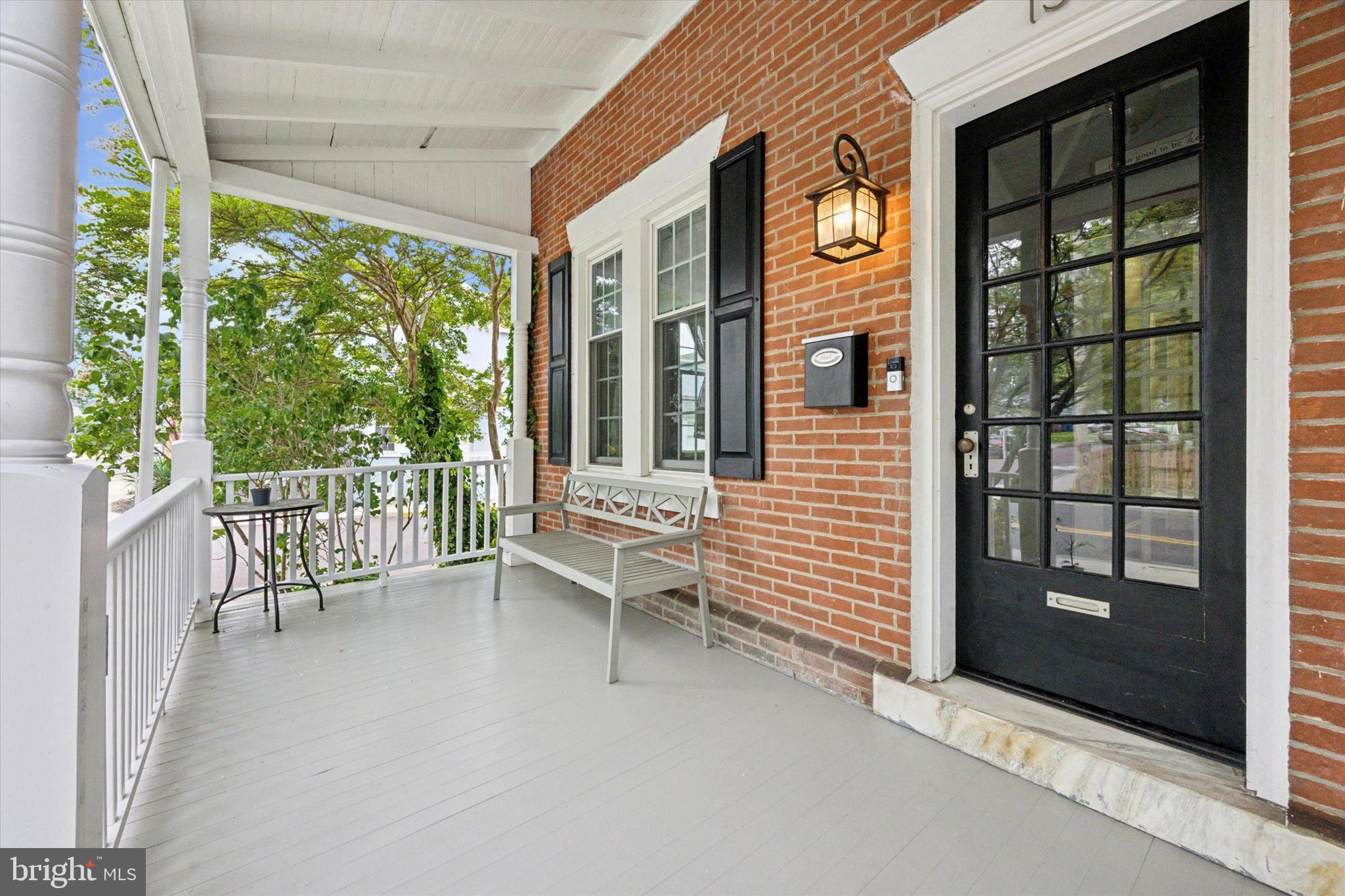 138 W WALNUT STREET