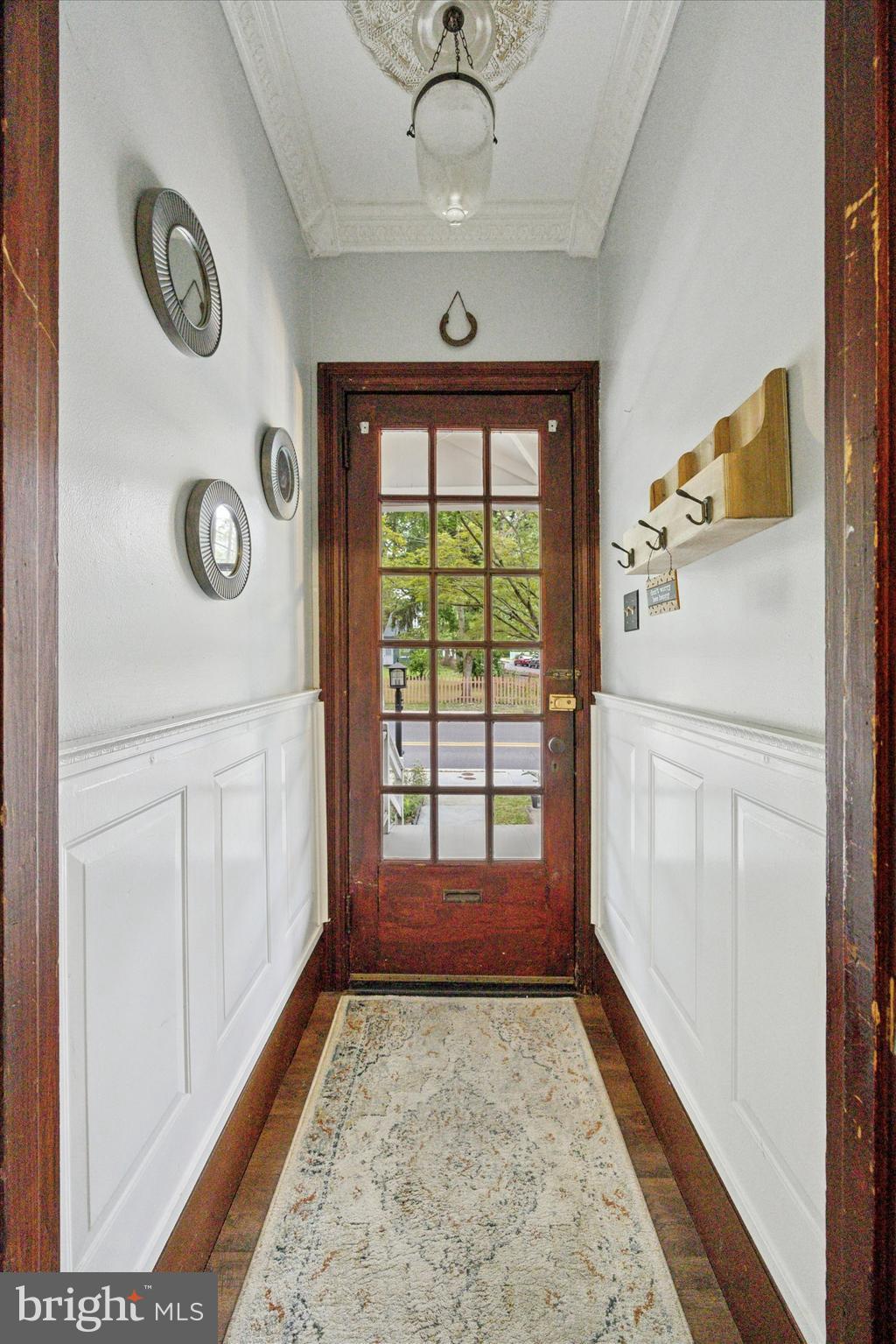 138 W WALNUT STREET