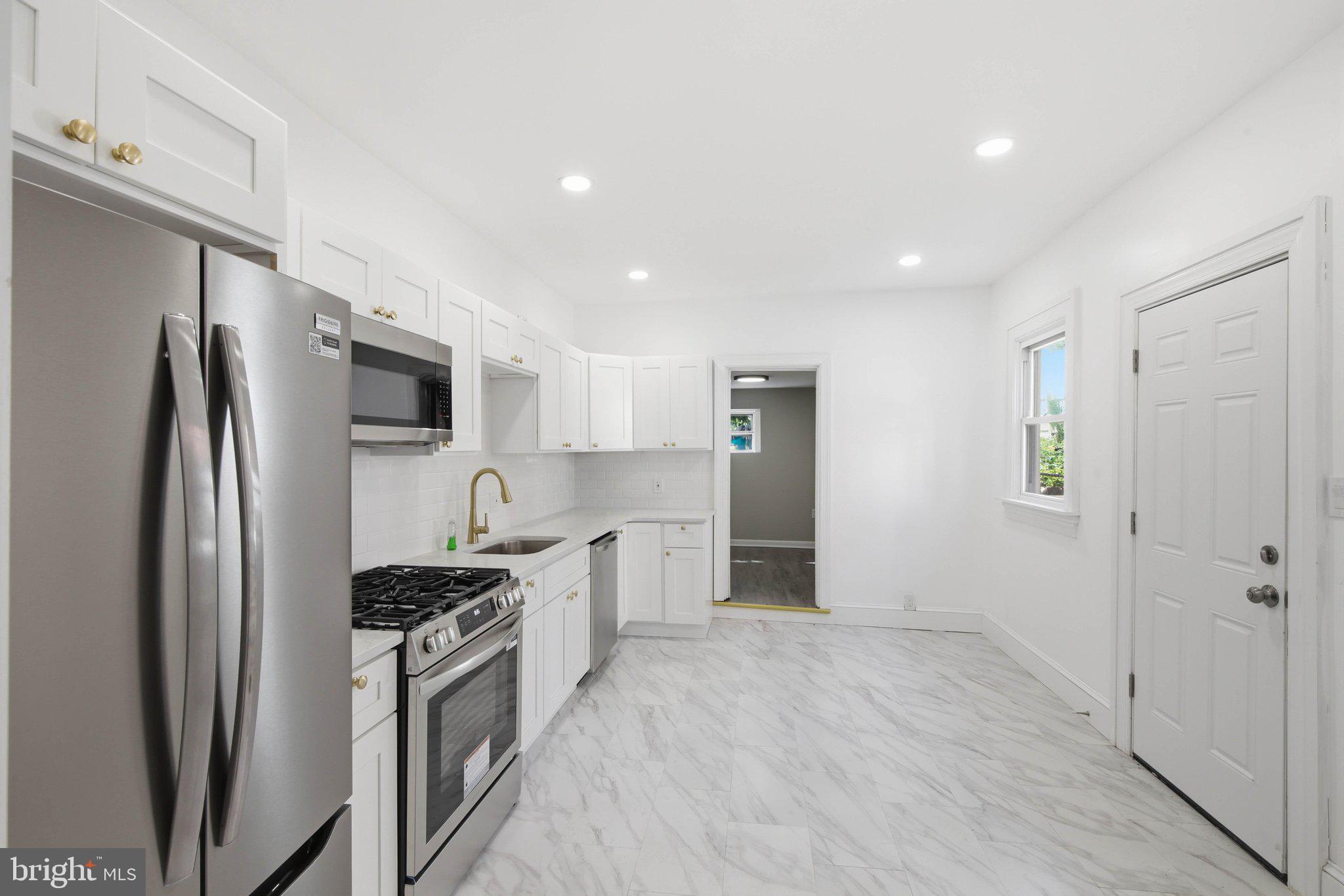 624 POPLAR STREET