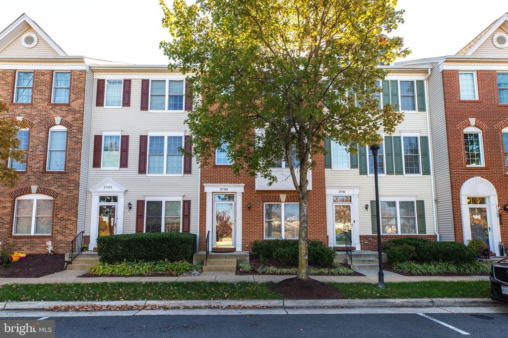 Photo of 25304 Shipley Terrace, CHANTILLY, VA 20152 (MLS # VALO2109406)