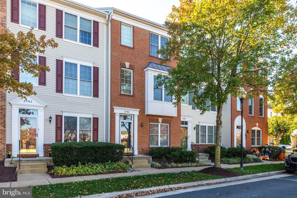 Photo of 25304 Shipley Terrace, CHANTILLY, VA 20152 (MLS # VALO2109406)