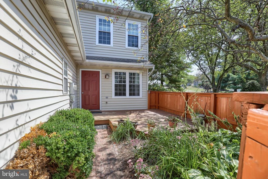 Photo of 101 TREETOPS DR, LANCASTER, PA 17601 (MLS # PALA2040260)