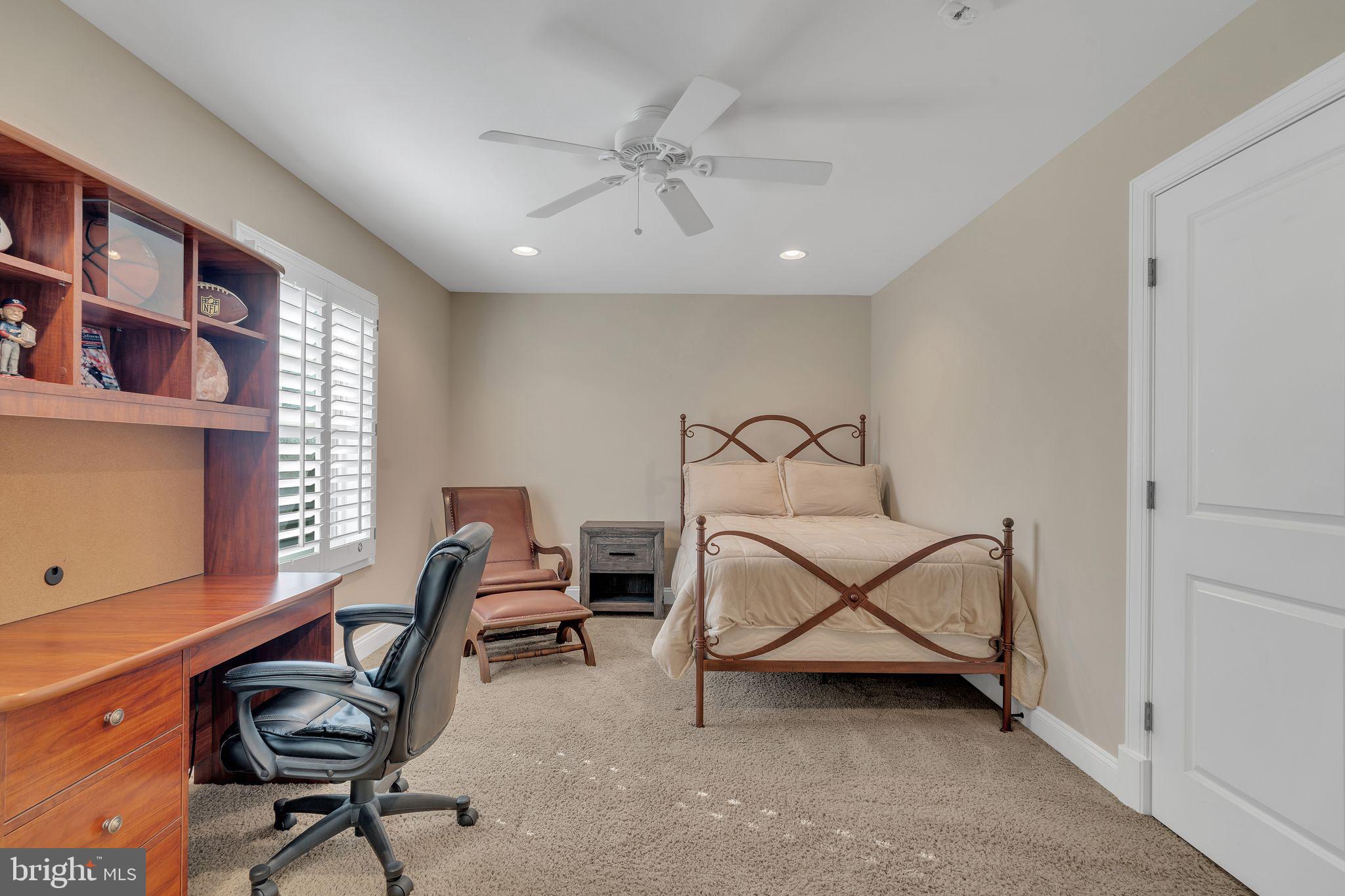 WILLIAMSBURG GARDENS - Residential